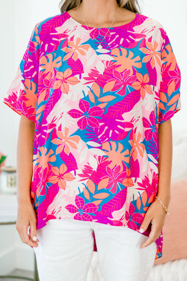 Chic Soul plus size clothing, fuchsia-magenta short sleeve floral tropical print top with flowy sleeves and high-low detail on bottom