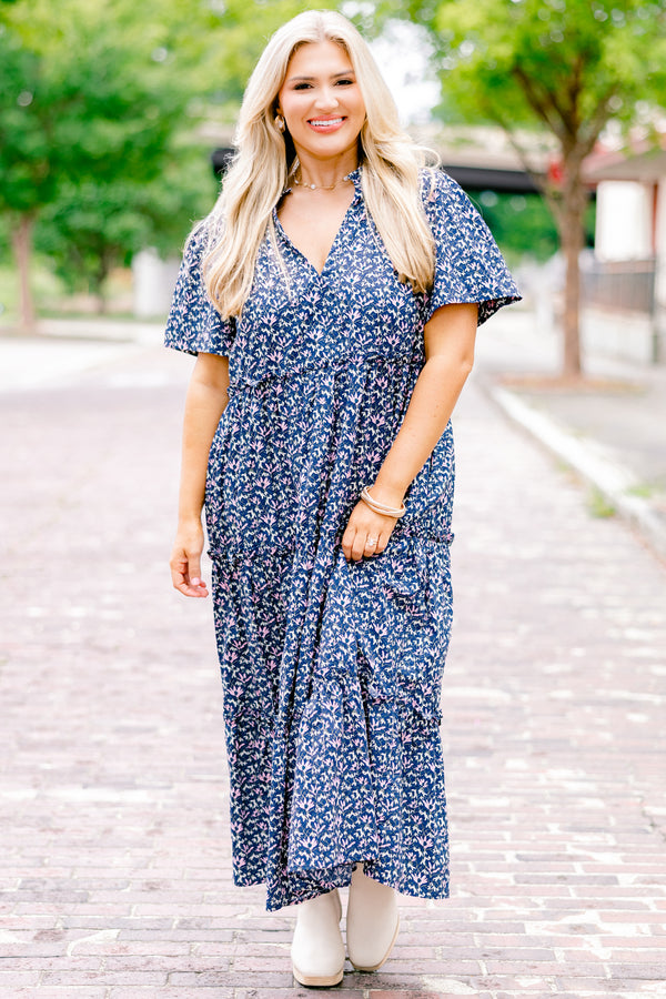 Chic Soul Plus size clothing, navy floral maxi dress with short sleeves and a white floral pattern throughout 