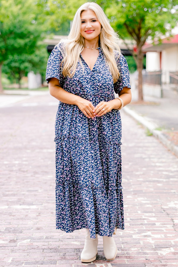 Chic Soul Plus size clothing, navy floral maxi dress with short sleeves and a white floral pattern throughout 