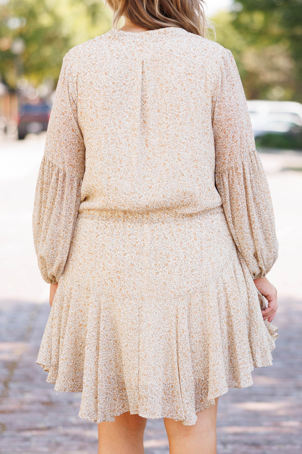 Chic Soul plus size clothing, cream and gold lightweight and flowy floral patterned dress with sinched tie waist and ruffle detailing