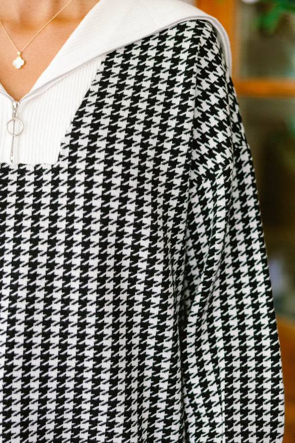 Chic Soul plus size clothing, black and white houndstooth pattern long sleeve quarter zip sweater with white dramatic collar and waistband and sleeve cuffs