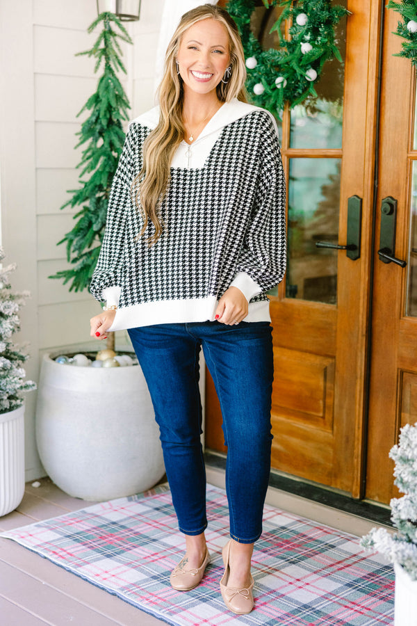 Chic Soul plus size clothing, black and white houndstooth pattern long sleeve quarter zip sweater with white dramatic collar and waistband and sleeve cuffs