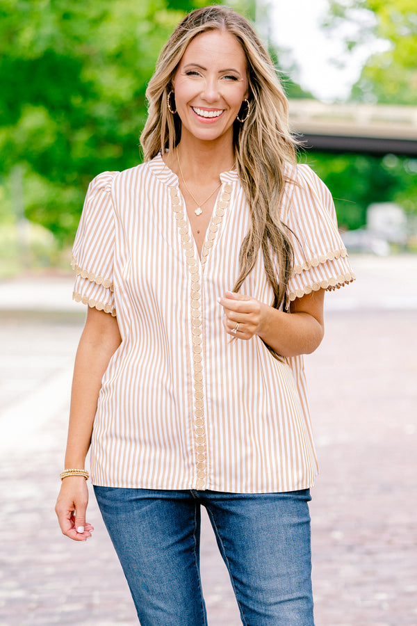 Chic Soul plus size clothing, brown striped top with flutter sleeves and a brow polka dot detail going down the center of the shirt and on the sleeves 