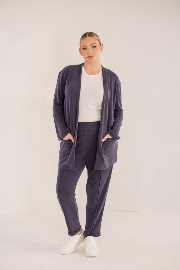 Chic Soul plus size clothing, ink navy long sleeve minimal flowy cardigan with side pockets in the front