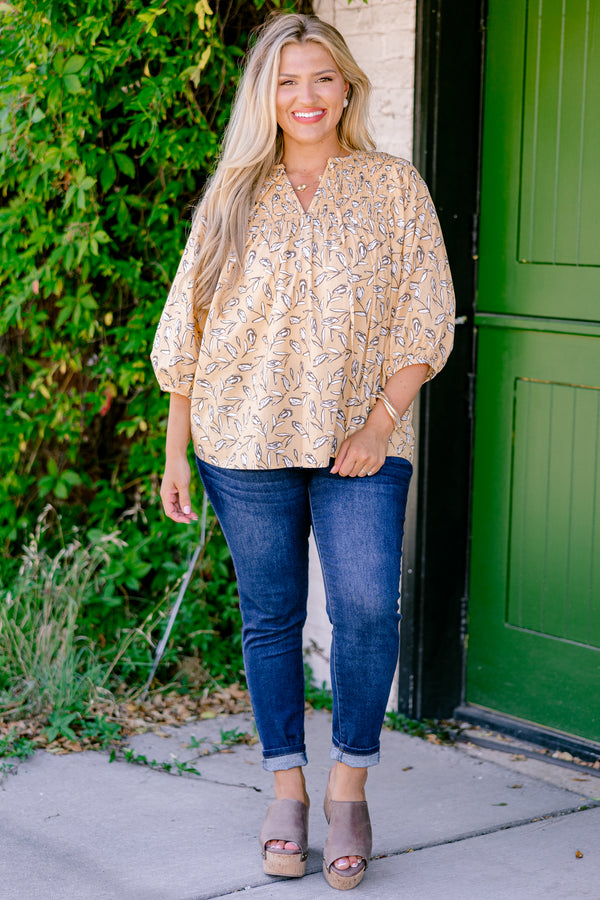 Chic Soul Plus size clothing, yellow top with bubble sleeves that has a leafy floral pattern 