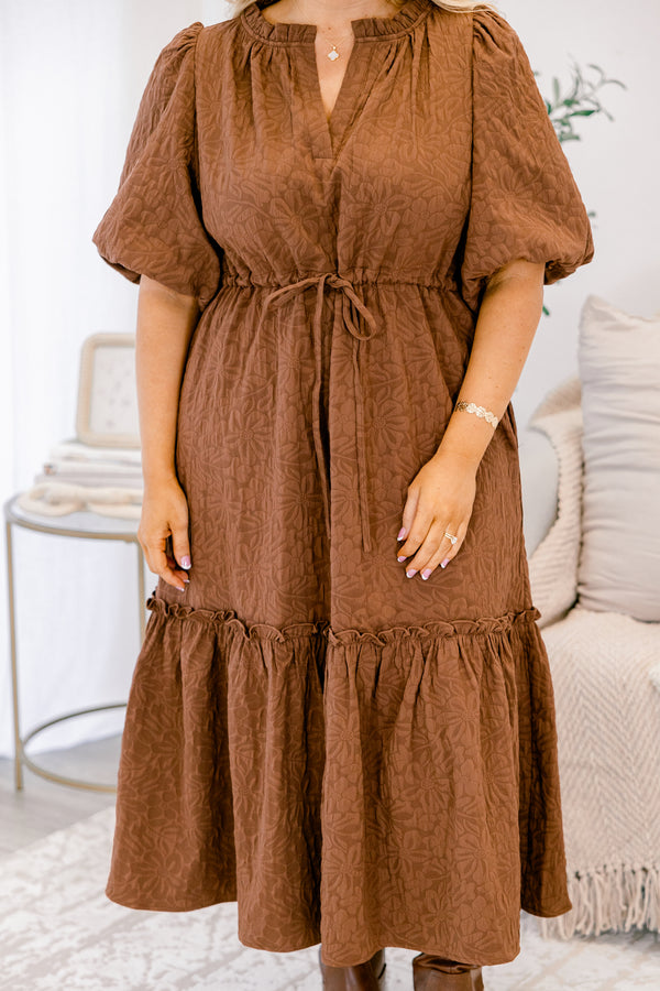 Chic Soul plus size clothing, dark brown maxi dress with short bubble sleeves and a sinched waist as well as a subtle floral pattern throughout 