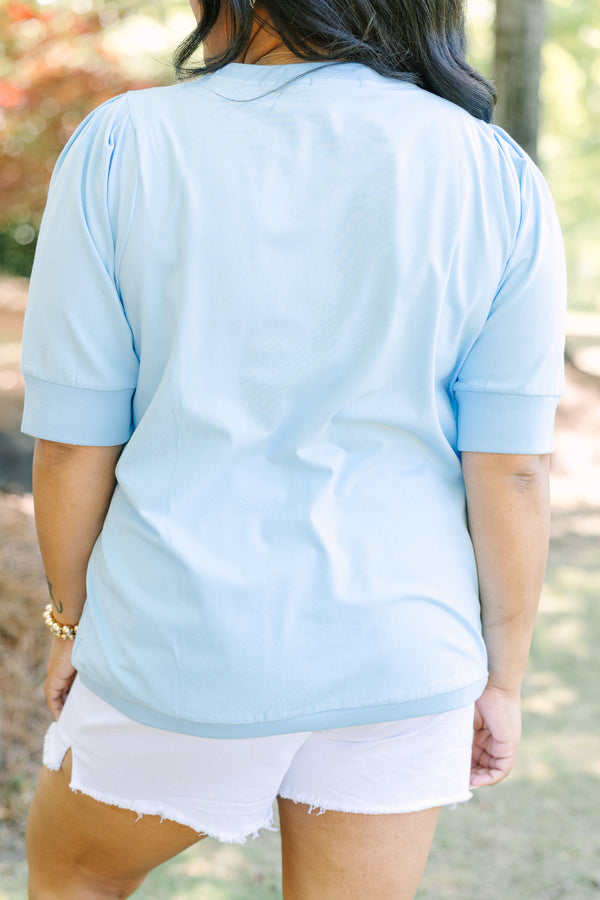Light blue, short sleeve crew neck tee