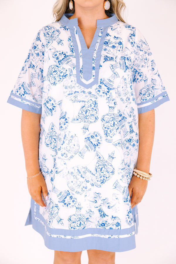 Chic Soul plus size clothing, blue and white toile print short sleeve shift dress with light blue trim detailing
