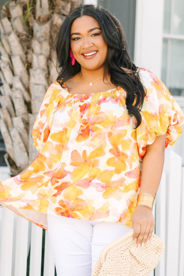 Chic Soul plus size clothing, yellow flowy top with a watercolor floral pattern along with bubble sleeves and as square neckline 