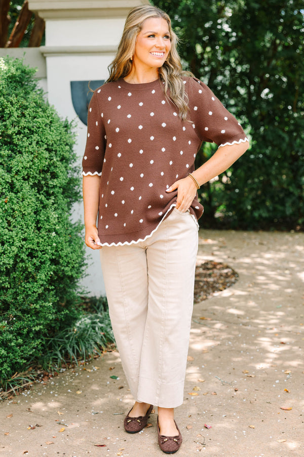 Plus Size brown short sleeve sweater with white polka dots and scalloped white trim.