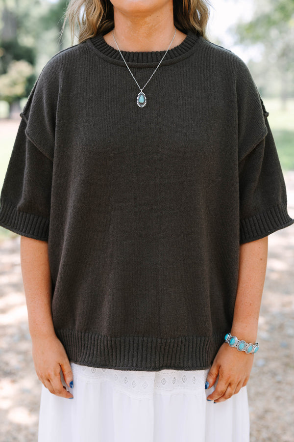 Plus Size brown short-sleeve knit sweater with a crew neckline and ribbed cuffs.