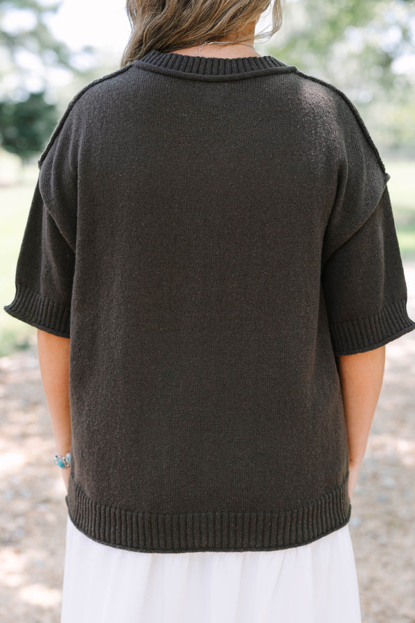 Plus Size brown short-sleeve knit sweater with a crew neckline and ribbed cuffs.