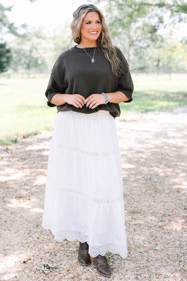 Plus Size brown short-sleeve knit sweater with a crew neckline and ribbed cuffs.