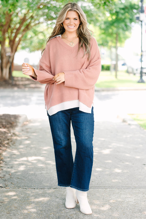 Plus size sweater in light mahogany, featuring a relaxed fit and V-neckline.