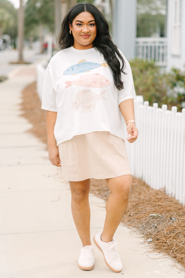 Chic Soul plus size clothing, white short sleeve graphic tee with three different fish graphics on the center of the shirt going horizontal and the color of the fish are blue light red and light brown 