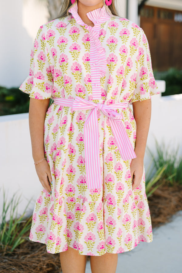 Chic soul plus size clothing, pink floral print puff sleeve dress with pink striped ruffle collar and tie belt waist 