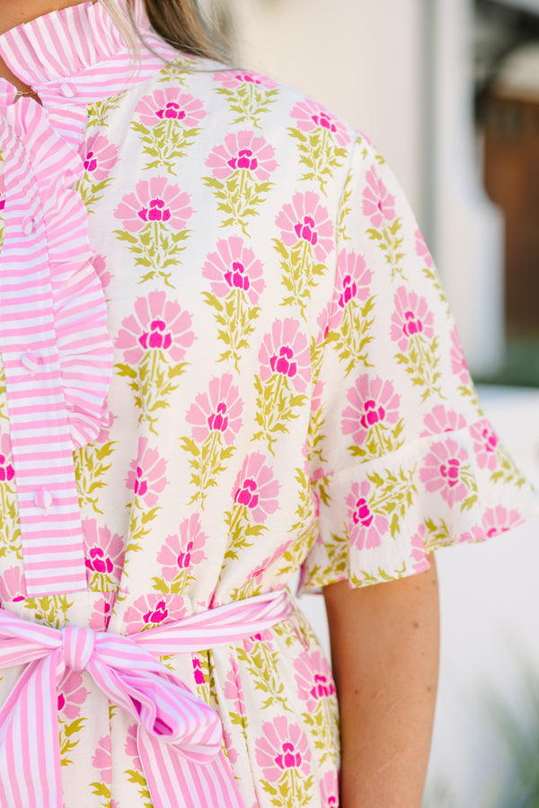 Chic soul plus size clothing, pink floral print puff sleeve dress with pink striped ruffle collar and tie belt waist 