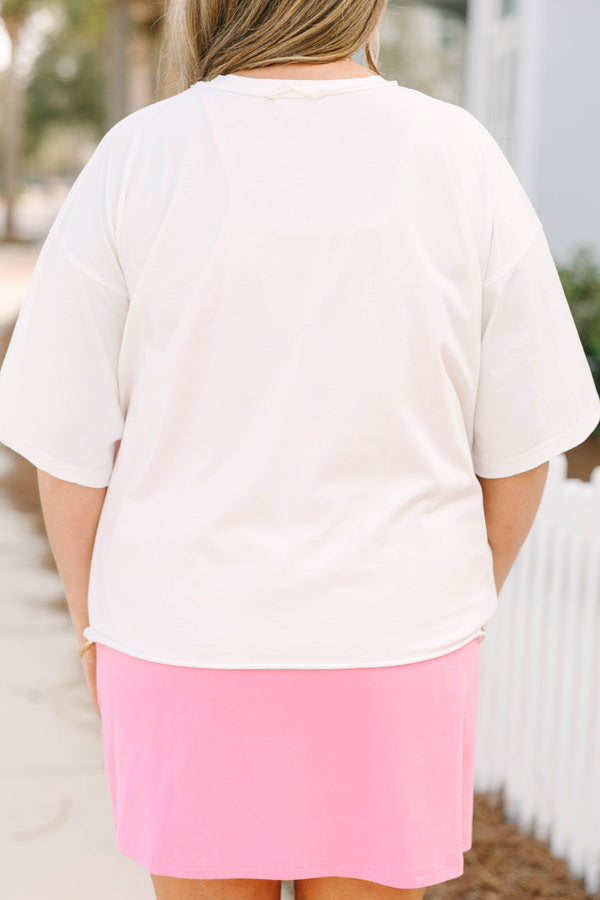 Chic Soul plus size clothing, white short sleeve vintage wash cropped tee with pink hydrangea flower and green leaves inside pink vase with pink bow tied around the top of the vase