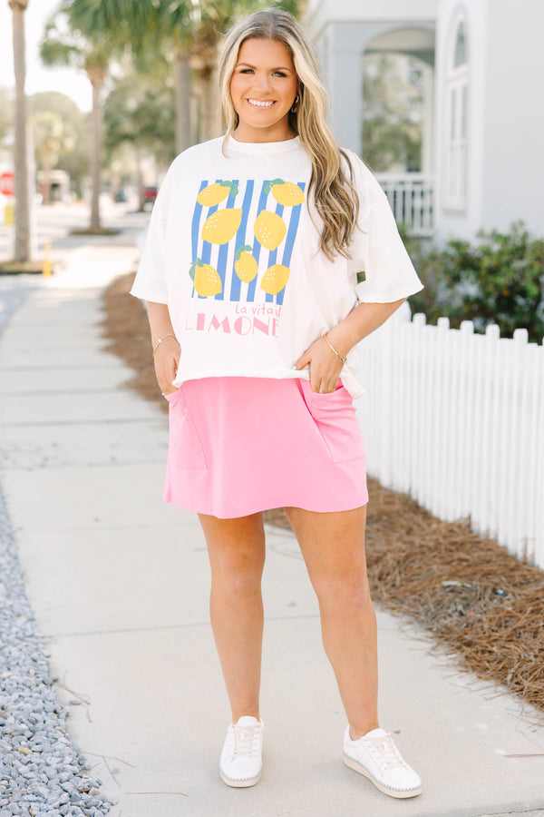 Chic Soul plus size clothing, white short sleeve vintage wash cropped tee with blue and white stripe square on the front of the tee with yellow lemons inside of the square and 