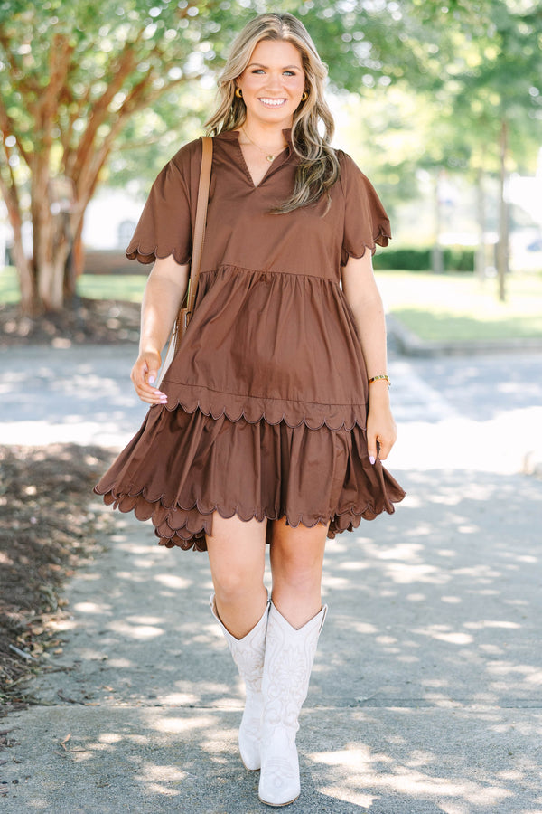 brown short sleeve dress with tiered scalloped detailing 