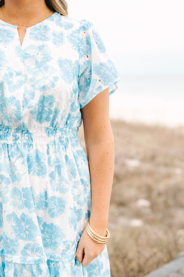 Chic soul plus size clothing, light blue and white floral print wide sleeve tiered maxi dress that cinches at the waist
