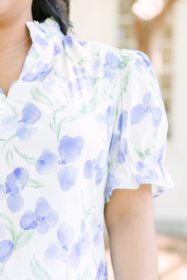 Chic Soul Plus Size Clothing, Blue floral print cotton top with a v-neckline and short bubble sleeves.