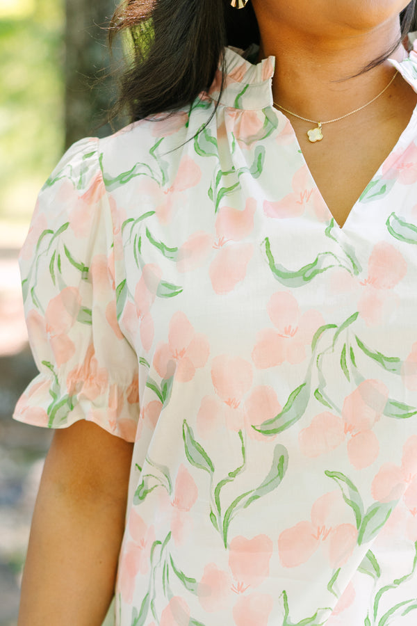 Plus Size pink floral v-neck top with short bubble sleeves 
