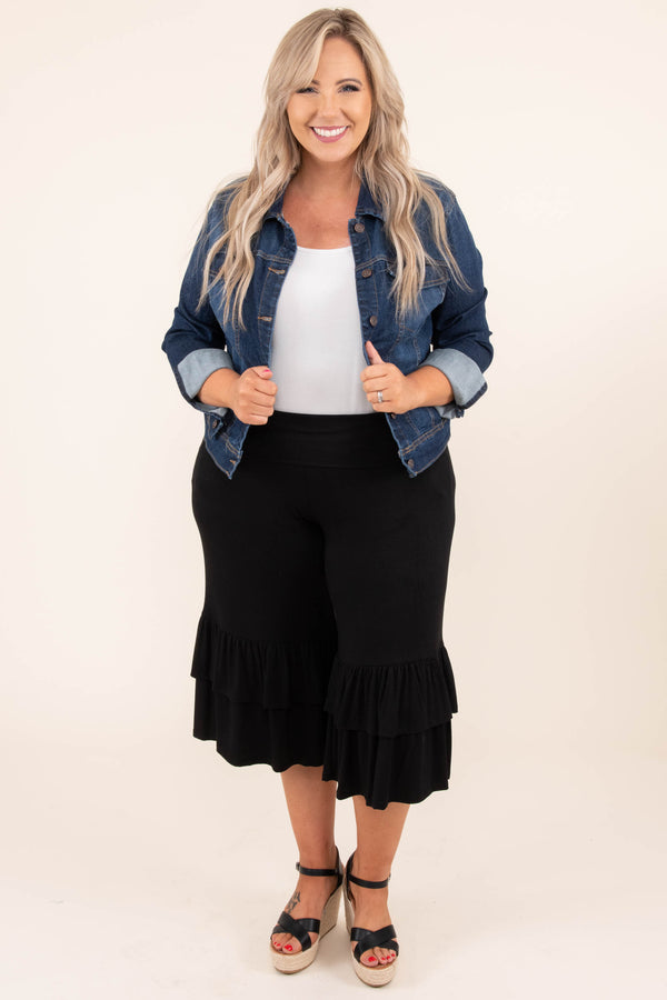 bottoms, capris, ruffle, black, solid