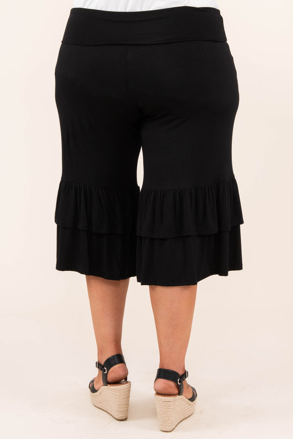 bottoms, capris, ruffle, black, solid