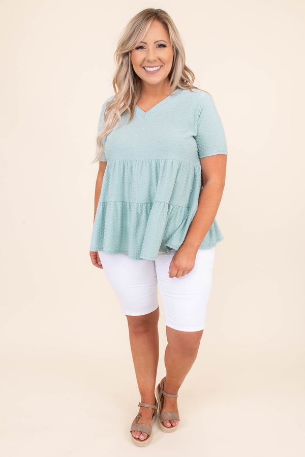 pants, shorts, above the knee, white, solid