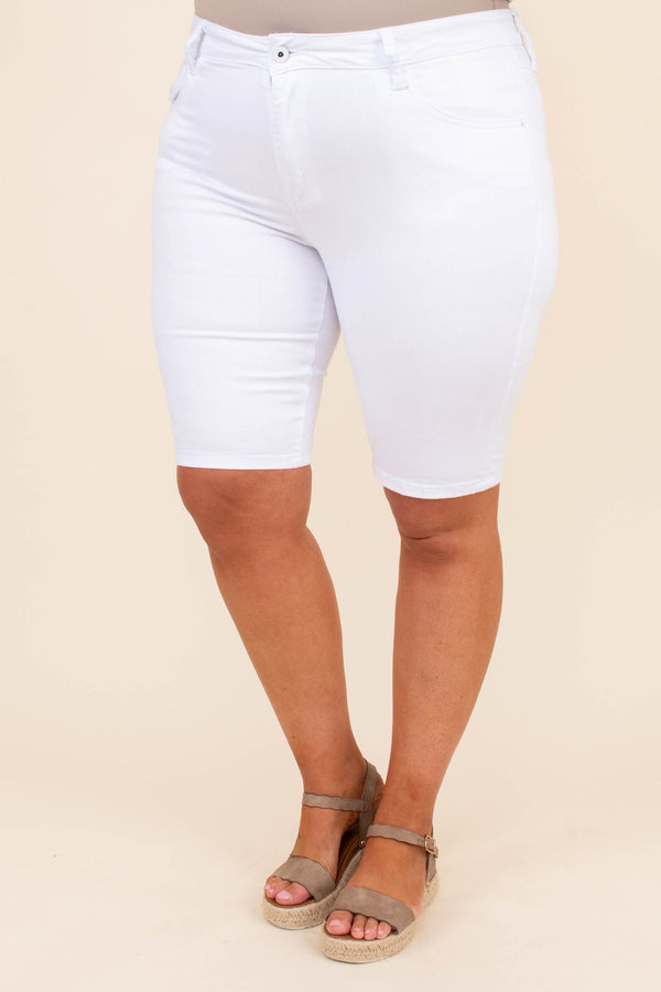 pants, shorts, above the knee, white, solid