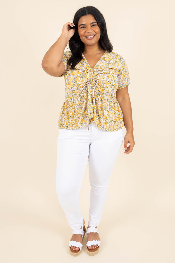 Chic Soul plus size clothing, yellow floral pattern top with ruched neckline and ruffles