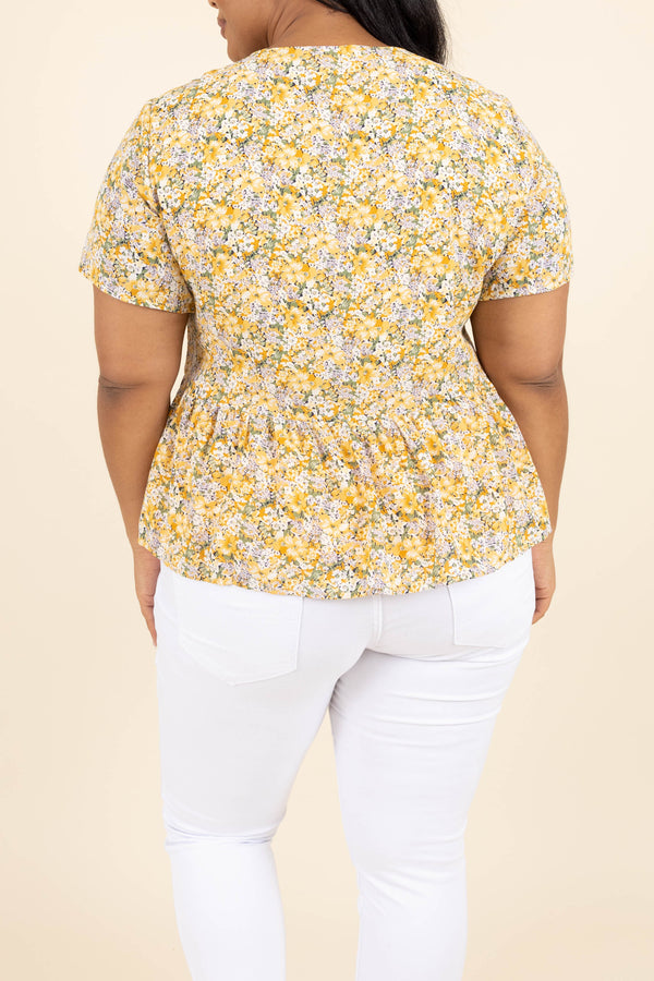 Chic Soul plus size clothing, yellow floral pattern top with ruched neckline and ruffles