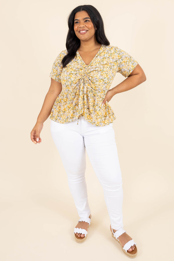 Chic Soul plus size clothing, yellow floral pattern top with ruched neckline and ruffles